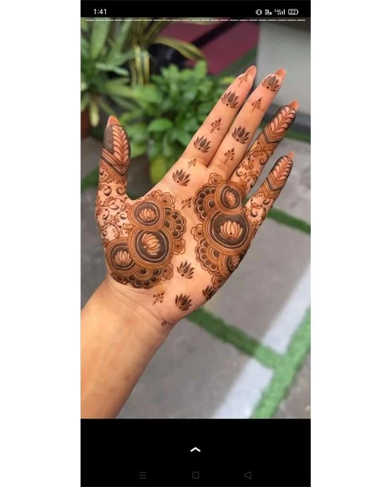 Delicate Fan Front Hand Mehndi Design Pattern